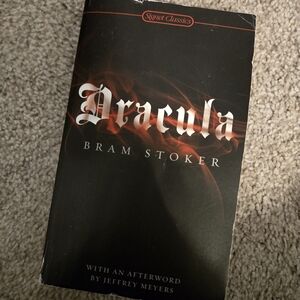 Dracula by Bram Stoker Paperback
